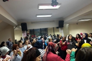Bursa\\\\\\\\\\\\\\\\\\\\\\\\\\\\\\\'da Artvinli kadınlardan unutulmaz Anneler Günü kutlaması