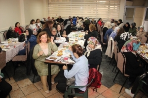 Bursa\\\\\\\\\\\\\\\\\\\\\\\\\\\\\\\'da Artvinli kadınlardan unutulmaz Anneler Günü kutlaması