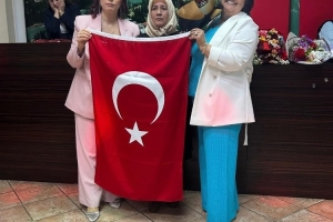 Bursa\\\\\\\\\\\\\\\\\\\\\\\\\\\\\\\'da Artvinli kadınlardan unutulmaz Anneler Günü kutlaması