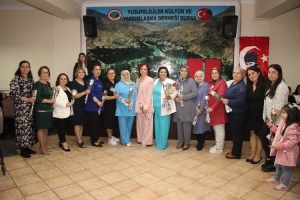 Bursa\\\\\\\\\\\\\\\\\\\\\\\\\\\\\\\'da Artvinli kadınlardan unutulmaz Anneler Günü kutlaması