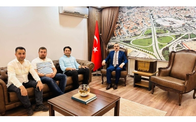 Bursa İnegöl Kaymakamı hemşehrimiz Sn. Eren ARSLAN\\\\\\\\\\\\\\\'ı ziyaret ederek, kendisini Kocayayla Şenliğimize davet ettik.