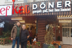 Gürsu'da işletmesi bulunan ŞEFKAT DÖNER sahibi Turgay POLAT'I yeni şubesinde ziyaret ettik.