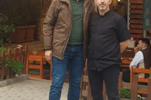 Gürsu'da işletmesi bulunan ŞEFKAT DÖNER sahibi Turgay POLAT'I yeni şubesinde ziyaret ettik.