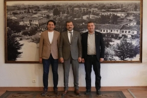 Gürsu Belediye Başkanı seçilen Sn. Mustafa IŞIK'ı makamında ziyaret ettik.