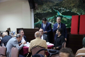 İFTAR YEMEĞİNDEN GÖRÜNTÜLER 