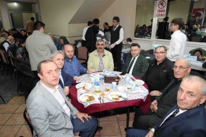 İFTAR YEMEĞİNDEN GÖRÜNTÜLER 