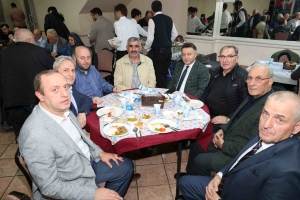 İFTAR YEMEĞİNDEN GÖRÜNTÜLER 