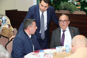 İFTAR YEMEĞİNDEN GÖRÜNTÜLER 