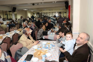 İFTAR YEMEĞİNDEN GÖRÜNTÜLER 