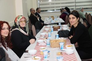 İFTAR YEMEĞİNDEN GÖRÜNTÜLER 