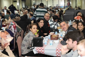 İFTAR YEMEĞİNDEN GÖRÜNTÜLER 