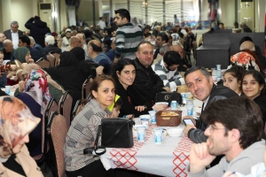 İFTAR YEMEĞİNDEN GÖRÜNTÜLER 