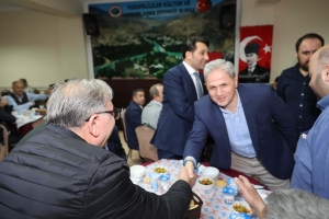 İFTAR YEMEĞİNDEN GÖRÜNTÜLER 