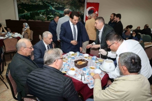 İFTAR YEMEĞİNDEN GÖRÜNTÜLER 