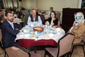 İFTAR YEMEĞİNDEN GÖRÜNTÜLER 