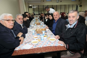 İFTAR YEMEĞİNDEN GÖRÜNTÜLER 