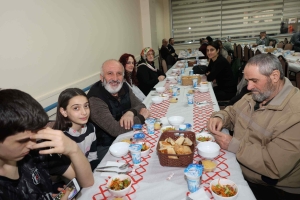 İFTAR YEMEĞİNDEN GÖRÜNTÜLER 