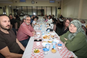 İFTAR YEMEĞİNDEN GÖRÜNTÜLER 