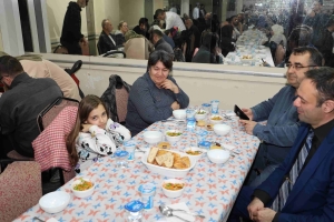 İFTAR YEMEĞİNDEN GÖRÜNTÜLER 