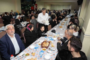 İFTAR YEMEĞİNDEN GÖRÜNTÜLER 