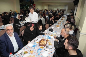 İFTAR YEMEĞİNDEN GÖRÜNTÜLER 