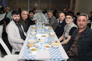 İFTAR YEMEĞİNDEN GÖRÜNTÜLER 