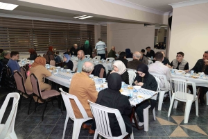 İFTAR YEMEĞİNDEN GÖRÜNTÜLER 