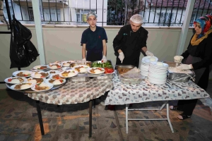 İFTAR YEMEĞİNDEN GÖRÜNTÜLER 