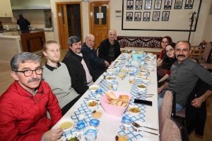 İFTAR YEMEĞİNDEN GÖRÜNTÜLER 