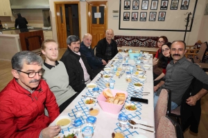 İFTAR YEMEĞİNDEN GÖRÜNTÜLER 