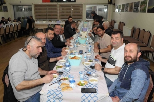 İFTAR YEMEĞİNDEN GÖRÜNTÜLER 