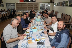 İFTAR YEMEĞİNDEN GÖRÜNTÜLER 