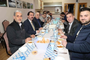 İFTAR YEMEĞİNDEN GÖRÜNTÜLER 