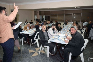 İFTAR YEMEĞİNDEN GÖRÜNTÜLER 