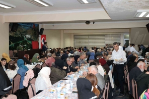 İFTAR YEMEĞİNDEN GÖRÜNTÜLER 