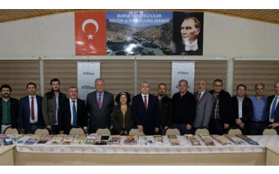 Bursa Yusufelililer Derneğinden şehit kütüphanesine kitap bağışı