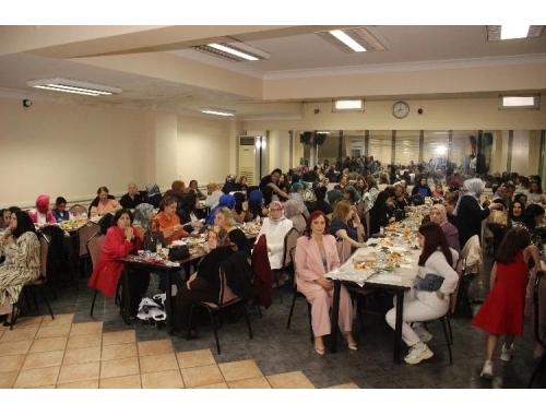 Bursa'da Artvinli kadınlardan unutulmaz Anneler Günü kutlaması