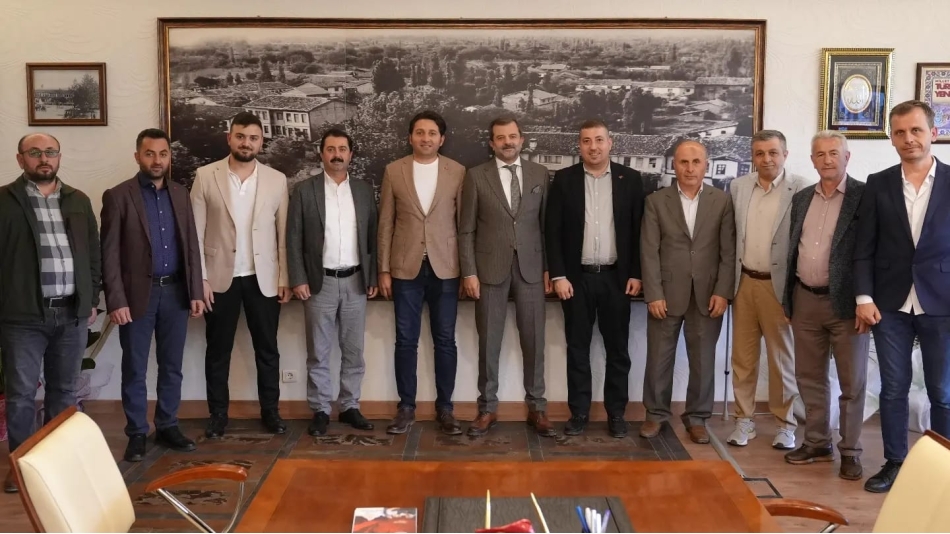 Gürsu Belediye Başkanı seçilen Sn. Mustafa IŞIK'ı makamında ziyaret ettik.